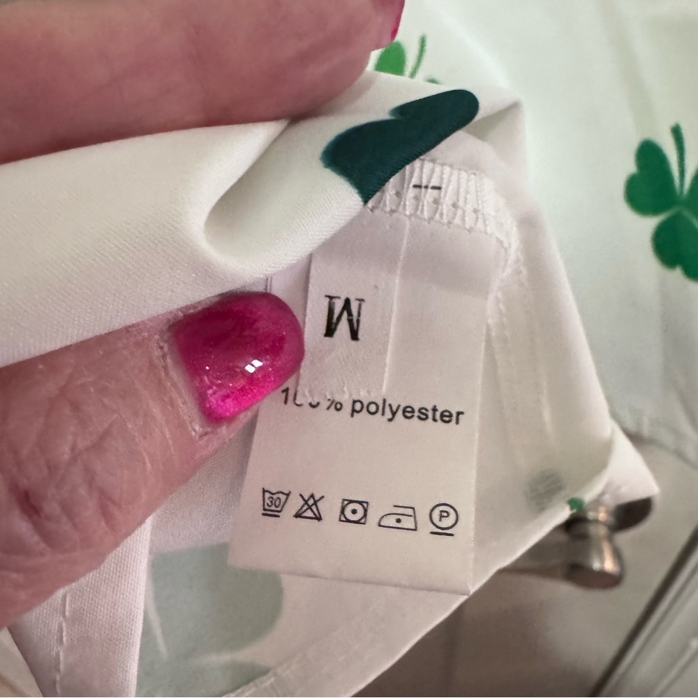St Patrick’s Day - white tunic with green shamrocks - size M - NWOT - Picture 7 of 9